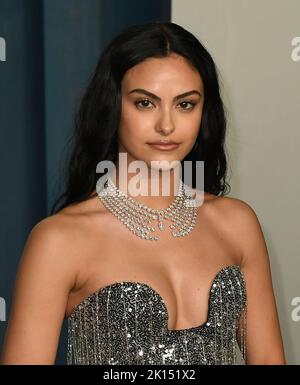 Camila Mendes nimmt an der Vanity Fair Oscar Party 2022 Teil, die von Radhika Jones am 27. März 2022 im Wallis Annenberg Center for the Performing Arts veranstaltet wird Stockfoto