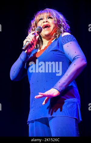 14. September 2022, Sheffield, South Yorkshire, USA: Deniece Williams auf der Giants of Soul Tour im Sheffield City Hall, Sheffield, Großbritannien, 14.09.2022 (Bildnachweis: © Robin Burns/ZUMA Press Wire) Stockfoto