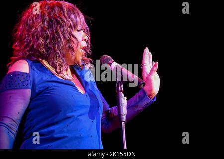 14. September 2022, Sheffield, South Yorkshire, USA: Deniece Williams auf der Giants of Soul Tour im Sheffield City Hall, Sheffield, Großbritannien, 14.09.2022 (Bildnachweis: © Robin Burns/ZUMA Press Wire) Stockfoto