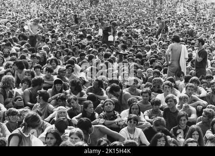 Ein Blick auf einen Teil des Publikums beim Woodstock Music Festival; 1969. Stockfoto