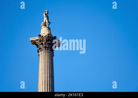 Nahaufnahme der Nelson-Säule am Trafalgar Square, London Stockfoto