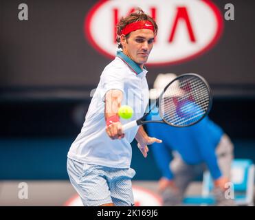 Roger Federer (SUI) stand T. Gabashvili (RUS) beim Tag 6-Spiel bei den Australian Open in Melbournes HiSense Arena gegenüber. Federer gewann gegen Gabaschwili 6-2, 6-2, 6-3. Stockfoto