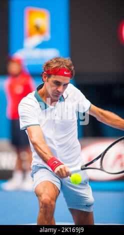 Roger Federer (SUI) stand T. Gabashvili (RUS) beim Tag 6-Spiel bei den Australian Open in Melbournes HiSense Arena gegenüber. Federer gewann gegen Gabaschwili 6-2, 6-2, 6-3. Stockfoto