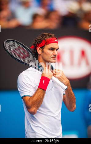 Roger Federer (SUI) stand T. Gabashvili (RUS) beim Tag 6-Spiel bei den Australian Open in Melbournes HiSense Arena gegenüber. Federer gewann gegen Gabaschwili 6-2, 6-2, 6-3. Stockfoto