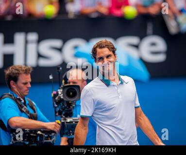 Roger Federer (SUI) stand T. Gabashvili (RUS) beim Tag 6-Spiel bei den Australian Open in Melbournes HiSense Arena gegenüber. Federer gewann gegen Gabaschwili 6-2, 6-2, 6-3. Stockfoto