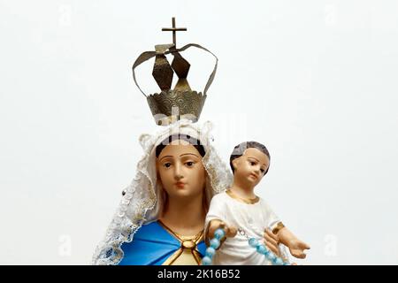 Statue des Bildes unserer Lieben Frau vom Rosenkranz Pompeji mit Jesuskind, Detail - Nossa Senhora do Rosario de Pompeia Stockfoto