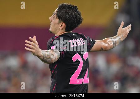 Rom, Latium. 15. September 2022. Nicolo Zaniolo von AS Roma während des UEFA Europa League-Spiels AS Roma gegen HJK Helsinki im Olimpico-Stadion in Rom, Italien, 15.. September 2022. Fotografo01 Kredit: Unabhängige Fotoagentur/Alamy Live Nachrichten Stockfoto