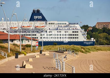 Littlehaven Beach South Shield MS Princess Seaways Cruiseferry Danish DFDS Seaways North Shields, England, IJmuiden Niederlande Stockfoto