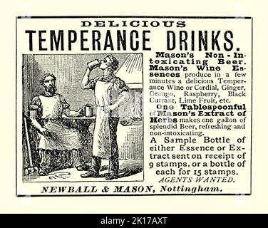 Eine alte viktorianische Werbung für Temperanzgetränke, hergestellt von Newball und Mason aus Nottingham, Nottinghamshire, England, Großbritannien. Es stammt aus einer Zeitschrift von 1890. Zu den Getränken gehören Fruchtcordials und ‘Weine’ sowie Kräuterextrakte, die ein nicht-berauschendes ‘Bier’ erzeugen. Die Abbildung zeigt, wie Arbeiter in einer Schmiede einen Drink genießen. Sie tragen schwere Lederschürzen. Die Temperanzbewegung ist eine soziale Bewegung, die Temperenz oder völlige Abstinenz vom Konsum alkoholischer Getränke fördert. Die Bewegung fördert den Teetotalismus und betont die negativen Auswirkungen des Alkohols auf das Leben der Menschen – alte Grafiken aus dem Jahr 1800s. Stockfoto