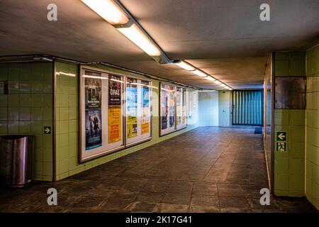 U-Bahn-Station Grenzallee an der Linie U7, Britz, Neukölln, Berlin dieser Bahnhof wurde 1930 eröffnet Stockfoto