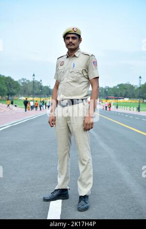 Neu Delhi, Indien - 14. September 2022 : Porträt eines indischen Polizisten in Uniform Stockfoto