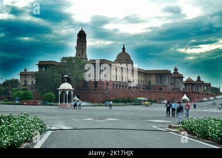 Neu Delhi, Indien - 14. September 2022 : Bewölktes Wetter in Rashtrapati bhavan Neu Delhi, Indien Stockfoto