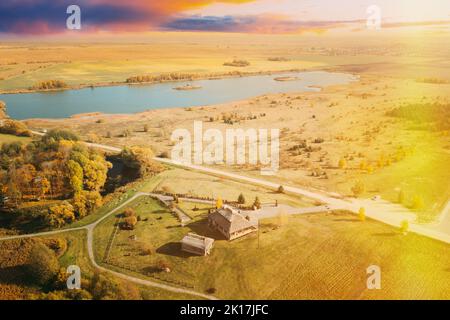 Kosava, Weißrussland. Luftaufnahme aus der Vogelperspektive auf dem Gedenkmuseum-Anwesen von Tadeusz Kosciuszko. Berühmtes Populäres Historisches Haus Andrew Thaddeus Bonaventure Stockfoto