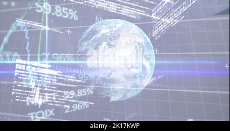 Bild der Datenverarbeitung über Globus und Banknoten Stockfoto