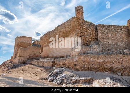 Archäologischer Park von Calatrava la Vieja, es ist arabischer Herkunft.das Gebäude enthält ein großes Wasserschutzsystem, in Kombination mit verschiedenen wa Stockfoto