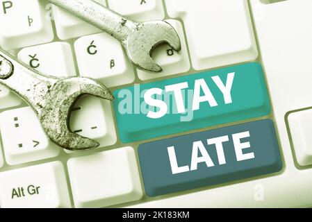 Konzeptionelle Bildunterschrift bleibt zu spät. Geschäftsidee Eine Routine, in der eine Person irgendwo außerhalb der Zeit geht Stockfoto