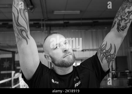 Das finnische Schwergewicht Robert Helenius in seiner Trainingshalle in Mariehamn am Åland in Finnland, März 2019. Foto: Rob Watkins Stockfoto