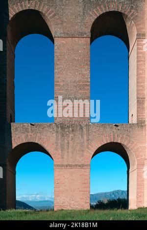 Roman Caroline Aqueduct, Caserta, Italien Stockfoto