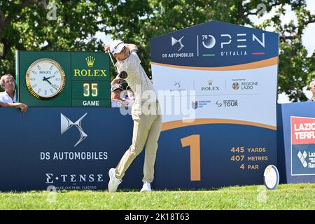 16.. September 2022; Marco Simone Golf Club, Rom, Italien: 79. Open D'Italia PGA Golf Turnier, Runde 2; Nicolai HOJGAARD Credit: Action Plus Sports Images/Alamy Live News Stockfoto