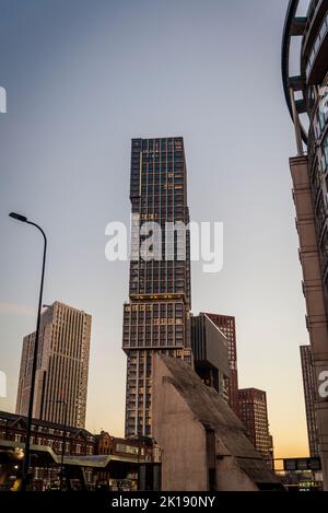 Neue Wohnanlagen mit modernen Hochhäusern, Vauxhall, London, England, Großbritannien Stockfoto