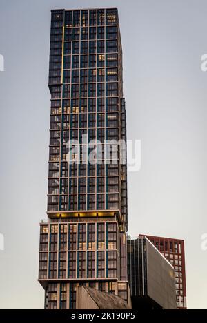Neue Wohnanlagen mit modernen Hochhäusern, Vauxhall, London, England, Großbritannien Stockfoto