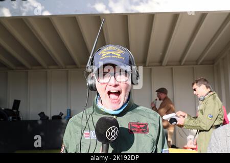 Goodwood, West Sussex, Großbritannien. 16.. September 2022. Chris Evans präsentiert seine Frühstücksshow beim Goodwood Revival in Goodwood, West Sussex, Großbritannien. © Malcolm Greig/Alamy Live News Stockfoto