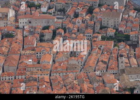 Costa de Dubrovnik y ciudad en el mar Adriatico Stockfoto