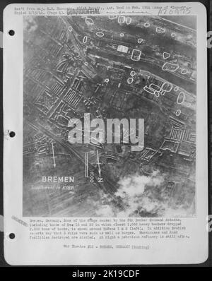 Bremen, Deutschland. Einige der Schäden, die durch die Bomberkommandoangriffe von 8. verursacht wurden, einschließlich der vom 16. Und 20. Dezember, bei denen fast 1.000 schwere Bomber 2.600 Tonnen Bomben abwarfen, sind um Hafens 1 & 2 herum dargestellt (links). Außerdem berichten schwedische Berichte Stockfoto