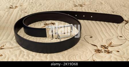Eleganter Ledergürtel für Männer, (Ledergürtel des Bräutigams) Stockfoto