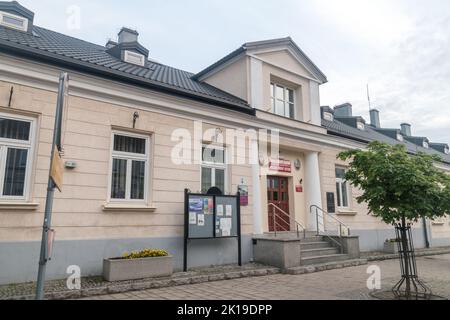 Kutno, Polen - 30. Mai 2022: Gemeindeamt Kutno. Stockfoto