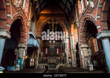 St. Peter's, London Docks, eine denkmalgeschützte anglikanische Kirche in Wapping, erbaut Mitte des 19th. Jahrhunderts im neugotischen Stil, Tower Hamlets, London, Großbritannien Stockfoto