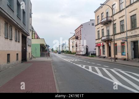 Kutno, Polen - 30. Mai 2022: Podrzeczna Straße in Kutno. Stockfoto