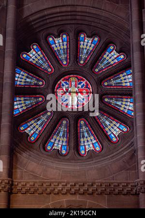 Rosenfenster aus Buntglas, Apsis des Westchors, Petersdom, Wormser Dom, Worms, Rheinland-Pfalz, Deutschland Stockfoto