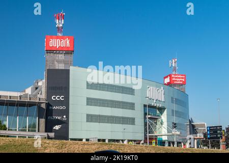 Bratislava, Slowakei - 31. Mai 2022: Aupark, Bratislava Shopping Centre. Stockfoto