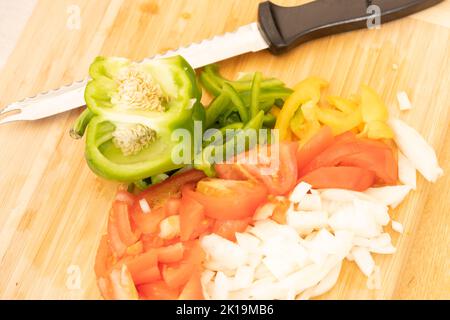Zubereitung von Speisen in der Küche des Haushalts und Schießerei bei der Gelegenheit. Stockfoto