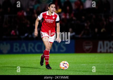 London, Großbritannien. 16. September 2022. Rafaelle Souza (2 Arsenal) während des Barclays FA Womens Super League-Spiels zwischen Arsenal und Brighton im Meadow Park in London, England. (Liam Asman/SPP) Quelle: SPP Sport Press Photo. /Alamy Live News Stockfoto