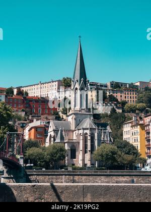 Die St. Georg-Kirche, eine römisch-katholische Kirche im Vieux Lyon. Stockfoto