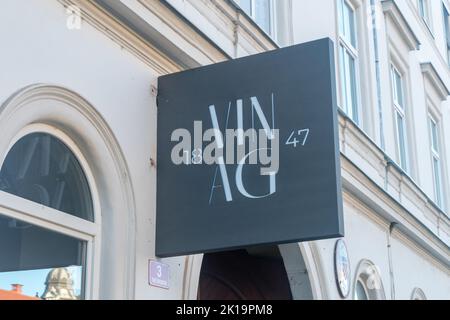 Maribor, Slowenien - 2. Juni 2022: Logo und Zeichen von Vinag 1847. Stockfoto