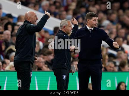 Birmingham, Großbritannien. 16.. September 2022. Steven Gerrard, der Manager von Aston Villa, unterrichtet während des Spiels in der Premier League in Villa Park, Birmingham. Bildnachweis sollte lauten: Andrew Yates / Sportimage Kredit: Sportimage/Alamy Live Nachrichten Kredit: Sportimage/Alamy Live Nachrichten Stockfoto