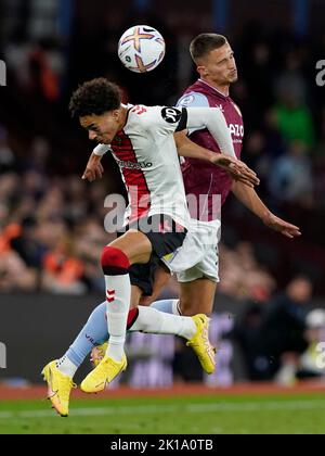 Birmingham, Großbritannien. 16.. September 2022. Leander Dendoncker von Aston Villa stellt sich während des Spiels in der Premier League in Villa Park, Birmingham, vor Herausforderungen. Bildnachweis sollte lauten: Andrew Yates / Sportimage Kredit: Sportimage/Alamy Live News Stockfoto