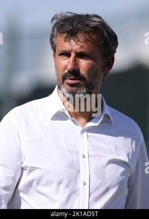 Vinovo, Italien, 16.. September 2022. Alessandro Spugna Cheftrainer von AS Roma beim Spiel Serie A Femminile im Juventus Training Center, Turin. Bildnachweis sollte lauten: Jonathan Moscrop / Sportimage Kredit: Sportimage/Alamy Live News Stockfoto