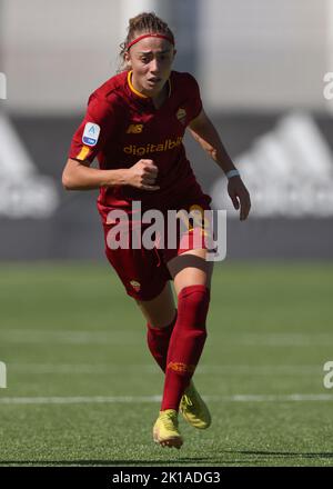 Vinovo, Italien, 16.. September 2022. Benedetta Glionna von AS Roma beim Spiel Serie A Femminile im Juventus Training Center, Turin. Bildnachweis sollte lauten: Jonathan Moscrop / Sportimage Kredit: Sportimage/Alamy Live News Stockfoto