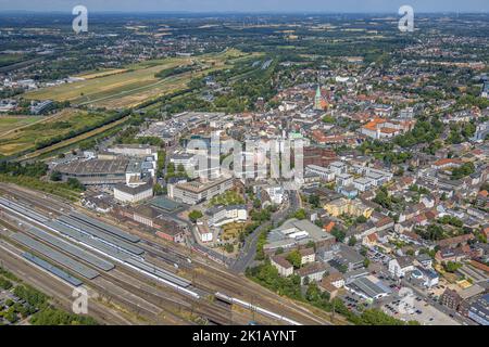 Luftaufnahme, Hamm Westf. Hauptbahnhof, Empfangsgebäude, Stadt, Zentrum, Hamm, Ruhrgebiet, Nordrhein-Westfalen, Deutschland, Bahnhof, DE, Deutsche Bahn Stockfoto