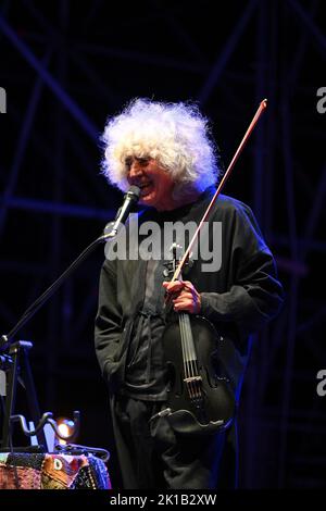 Rom, Italien. 16. September 2022. Angelo Branduardi während des Konzerts Piano e Voce, im Teatro Antico Ostia Antica, 16. Rome 2022, Italy Credit: Independent Photo Agency/Alamy Live News Stockfoto