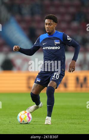 Mainz, Deutschland. 16. September 2022. Fußball: Bundesliga, FSV Mainz 05 - Hertha BSC, Matchday 7, Mewa Arena. Der Berliner Jean-Paul Boetius Credit: Thomas Frey/dpa - WICHTIGER HINWEIS: Gemäß den Anforderungen der DFL Deutsche Fußball Liga und des DFB Deutscher Fußball-Bund ist es untersagt, im Stadion und/oder vom Spiel aufgenommene Fotos in Form von Sequenzbildern und/oder videoähnlichen Fotoserien zu verwenden oder zu verwenden./dpa/Alamy Live News Stockfoto