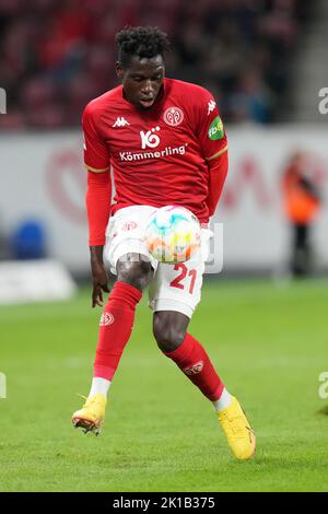 Mainz, Deutschland. 16. September 2022. Fußball: Bundesliga, FSV Mainz 05 - Hertha BSC, Matchday 7, Mewa Arena. Mainzer Danny da Costa. Kredit: Thomas Frey/dpa - WICHTIGER HINWEIS: Gemäß den Anforderungen der DFL Deutsche Fußball Liga und des DFB Deutscher Fußball-Bund ist es untersagt, im Stadion und/oder vom Spiel aufgenommene Fotos in Form von Sequenzbildern und/oder videoähnlichen Fotoserien zu verwenden oder zu verwenden./dpa/Alamy Live News Stockfoto