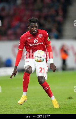 Mainz, Deutschland. 16. September 2022. Fußball: Bundesliga, FSV Mainz 05 - Hertha BSC, Matchday 7, Mewa Arena. Mainzer Danny da Costa. Kredit: Thomas Frey/dpa - WICHTIGER HINWEIS: Gemäß den Anforderungen der DFL Deutsche Fußball Liga und des DFB Deutscher Fußball-Bund ist es untersagt, im Stadion und/oder vom Spiel aufgenommene Fotos in Form von Sequenzbildern und/oder videoähnlichen Fotoserien zu verwenden oder zu verwenden./dpa/Alamy Live News Stockfoto