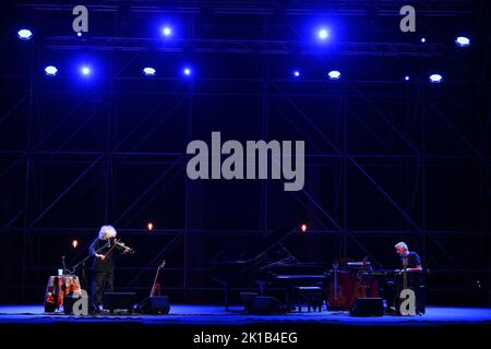 Rom, Italien. 16. September 2022. Angelo Branduardi während des Konzerts Piano e Voce, im Teatro Antico Ostia Antica, 16. Rome 2022, Italy Credit: Independent Photo Agency/Alamy Live News Stockfoto
