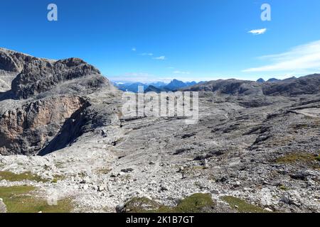 Fast Mondlandschaft der felsigen dolomiten auf den alpen in der Nähe der Stadt San Martino di Castrozza in Norditalien Stockfoto