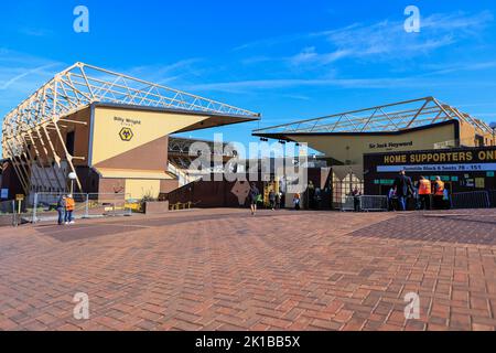 Wolverhampton, Großbritannien. 17. September 2022. Eine allgemeine Ansicht von Molineux vor dem Premier League Spiel Wolverhampton Wanderers gegen Manchester City in Molineux, Wolverhampton, Großbritannien, 17.. September 2022 (Foto von Conor Molloy/News Images) Credit: News Images LTD/Alamy Live News Stockfoto